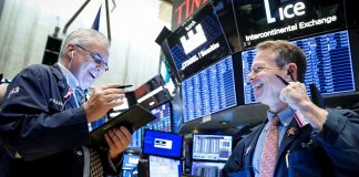 Stocks inch higher as year-end rally continues