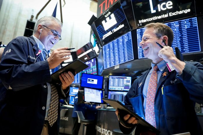 Stocks inch higher as year-end rally continues