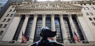 Stock futures flat in overnight trading after Wall Street notches seventh straight day of gains