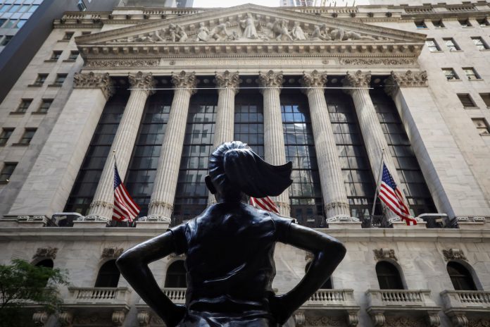Stock futures flat in overnight trading after Wall Street notches seventh straight day of gains