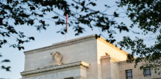 Fed lowers minimum loan level for small business lending program