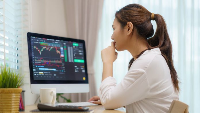 Investors are piling into junk bonds. What to know before buying